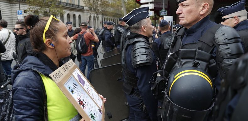 Acte 65 : les Gilets jaunes entendent braver l’interdiction de manifester et visent l’Elysée