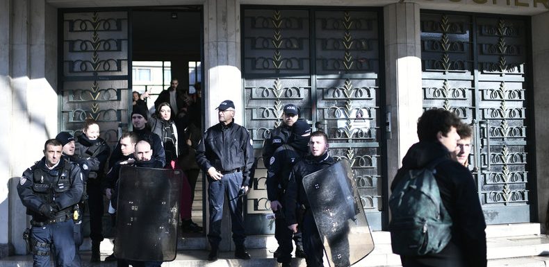 Profs et lycéens mobilisés contre la réforme du bac, des établissements bloqués dans toute la France