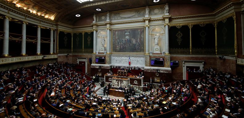 Revirement dans la majorité à l’Assemblée : le deuil parental passe de 5 à 21 jours