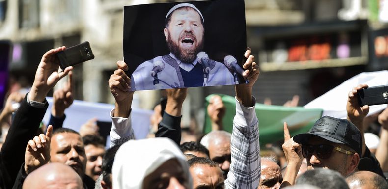 Algérie : un an après le début du Hirak, l’islamisme politique n’a pas bénéficié de la contestation