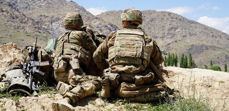 Vers un accord américano-taliban ? En Afghanistan, une période de réduction des combats va s’ouvrir