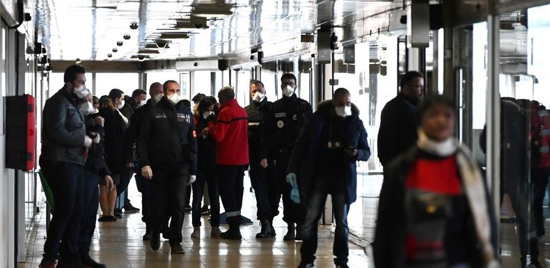 Coronavirus : enquête ouverte pour déterminer la source de contamination du premier mort français