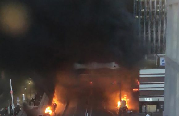 «Chaos», «racailles» : la droite réagit aux incendies en marge du concert d&rsquo;une star congolaise