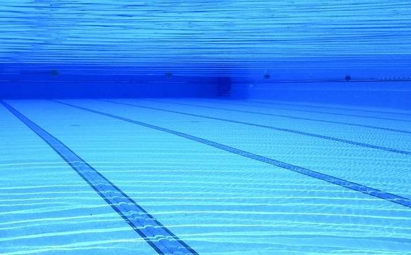 Russie : Ils se jettent dans une piscine de glace carbonique… L’anniversaire d’une instagrameuse vire au drame