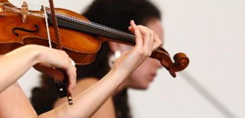 Londres : elle joue du violon pendant son opération au cerveau