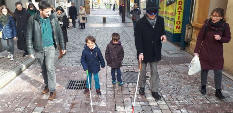 Le maire de Metz à l’aveugle dans les rues du centre