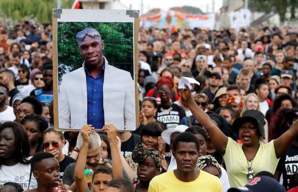 Affaire Adama Traoré : La justice refuse d’organiser une reconstitution des conditions de son interpellation