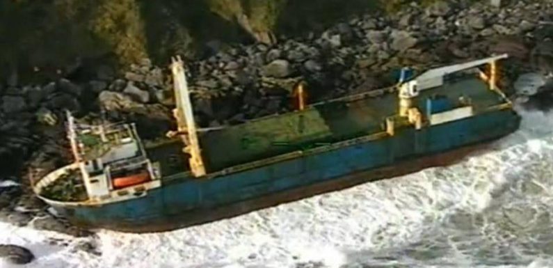 Tempête Dennis : Un cargo fantôme s’échoue en Irlande
