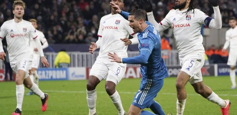 OL-Juventus : « En Italie, nous aurions eu deux penalties sur ce match »… Maurizio Sarri frustré par l’arbitrage