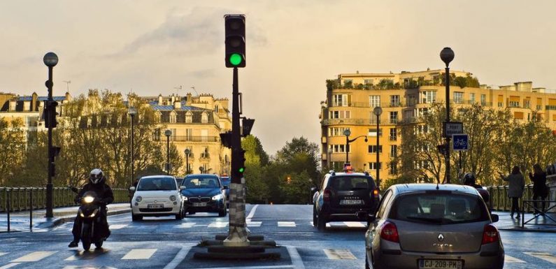 Paris : Sous le mandat d’Anne Hidalgo, le trafic automobile a chuté de 19 % mais les bouchons ont augmenté