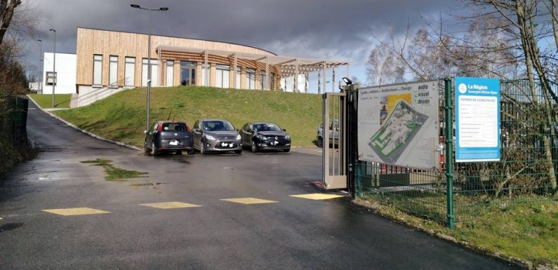 Affaire Mila : L’adolescente et sa famille vont être protégées par la police, annonce Christophe Castaner