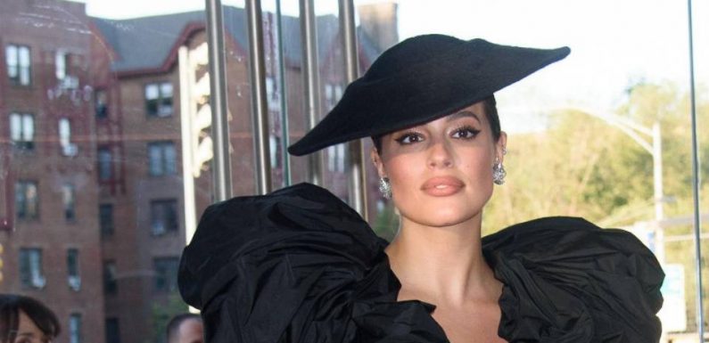 VIDEO. Ashley Graham présente son fils… Ariana Grande bat encore un record…