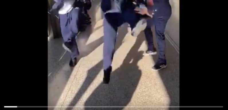 #SkullBreakerChallenge… Le nouveau challenge très dangereux des ados qui circule sur TikTok