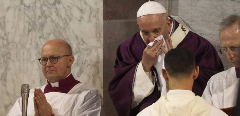 Vatican : Le pape François, « légèrement indisposé », annule sa présence à une messe