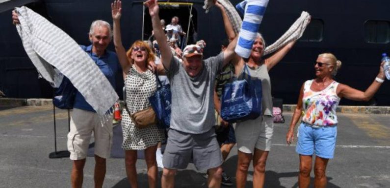 VIDEO. Coronavirus: la délivrance des passagers du navire de croisière Westerdam