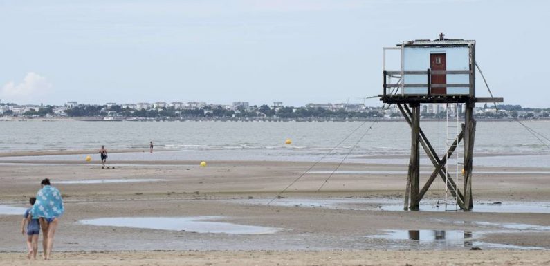 Loire-Atlantique : Des galettes d’hydrocarbures d’origine inconnue échouées sur les plages