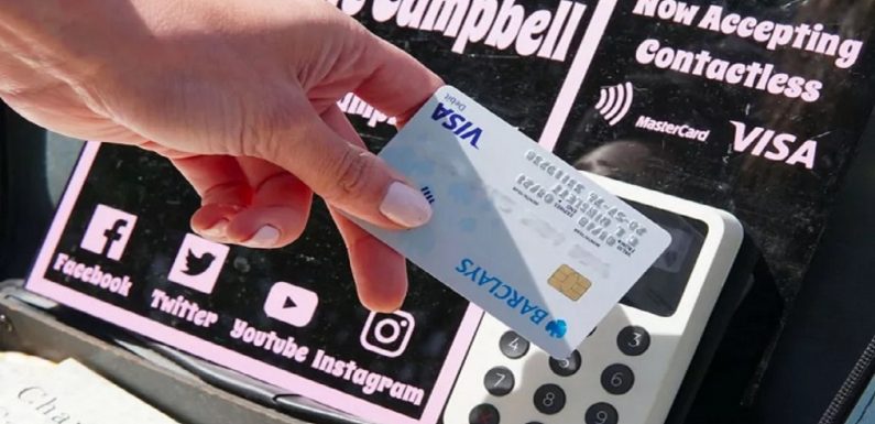 Cette borne de paiement sans contact permet de donner directement à des œuvres de charité
