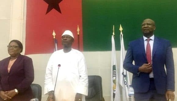 Guinée-Bissau : deux présidents investis pour un seul fauteuil