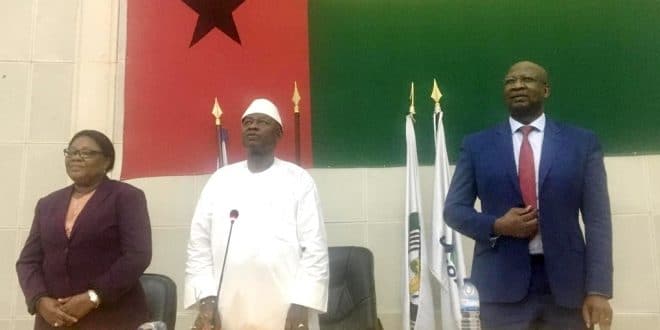 Guinée-Bissau : deux présidents investis pour un seul fauteuil