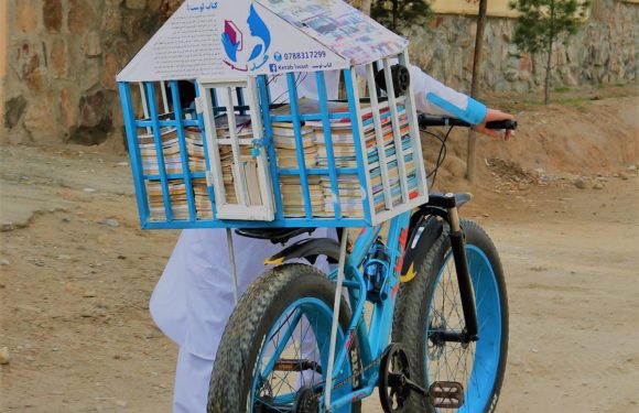 Ketab Lawst, des livres à vélo contre l’analphabétisme en Afghanistan