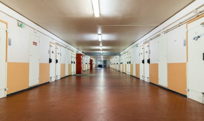 Des téléphones fixes installés dans les cellules de toutes les prisons français d’ici 2021