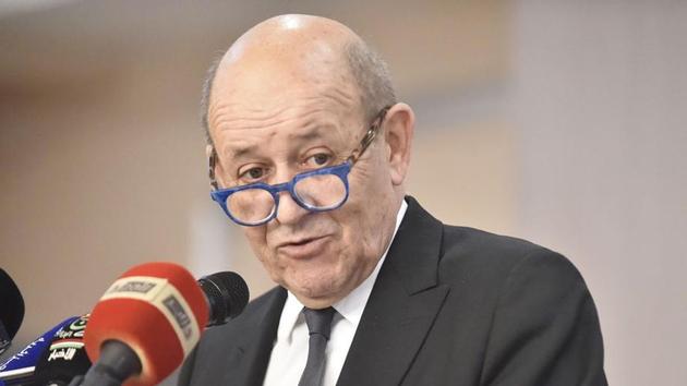 Affaire du «faux Le Drian»: sept hommes jugés pour avoir usurpé l’identité du ministre