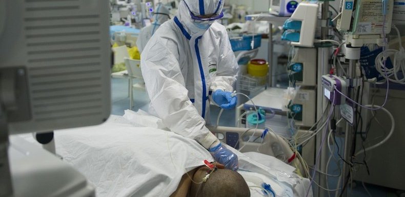 Coronavirus : le Français décédé à Paris n’a pas voyagé dans une zone « à risque »