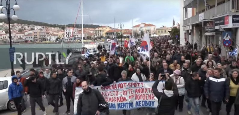 Grèce : Nouvelle manifestation contre les camps de migrants, les commerçants et les syndicats appellent à poursuivre la grève