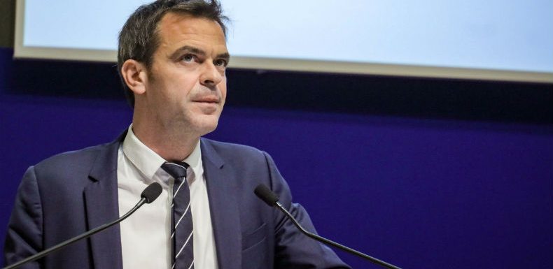 Coronavirus Covid-19 : après le premier mort français, la maladresse de Véran qui alimente la psychose