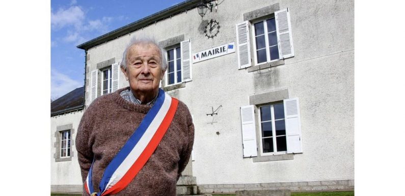 Insolite Municipales : à 100 ans, le doyen des élus ne se représente pas