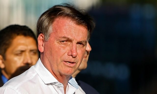 Brésil Jair Bolsonaro s’en prend à deux journaux