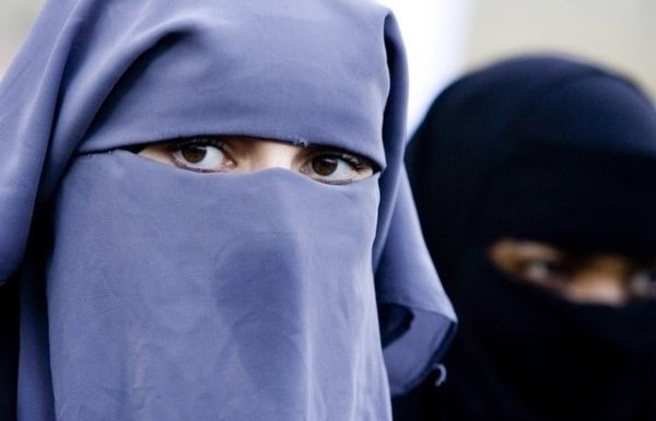 Adolescente autorisée à porter le niqab à l’école