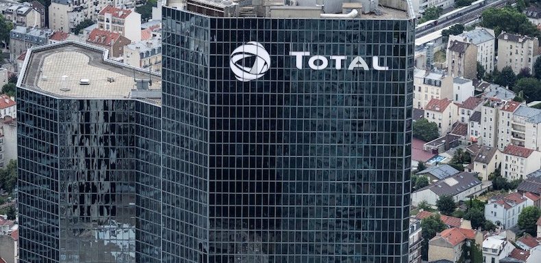 Chèque de 8,6 milliards aux actionnaires en 2019 : chez Total, la sieste rapporte autant que le travail