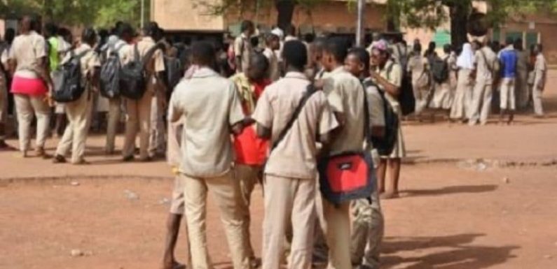 Au Burkina Faso, les bars et les écoles ne font plus bon ménage