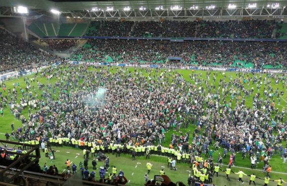 ASSE-Rennes : Le peuple vert met le feu au Chaudron après la qualification de Saint-Etienne en finale de la Coupe de France
