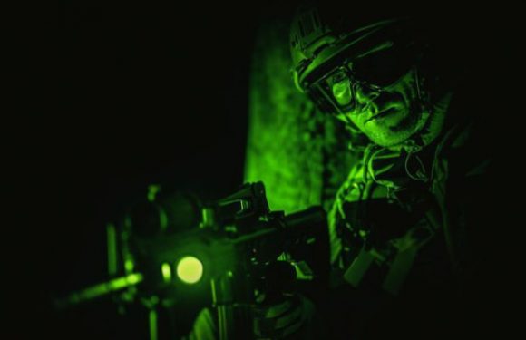 Défense : le rachat du leader français de la vision nocturne par une entreprise américaine inquiète et divise au plus haut niveau de l’État
