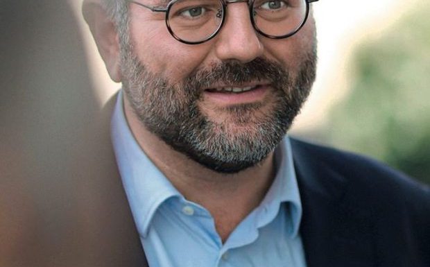 Perpignan (66) : pour conquérir le vote gitan, le candidat et député LREM … invite tout le quartier au resto
