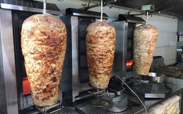 Le kebab, une bombe calorique « à la viande douteuse »