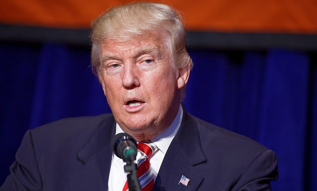 Donald Trump prépare la relance économique malgré le COVID-19