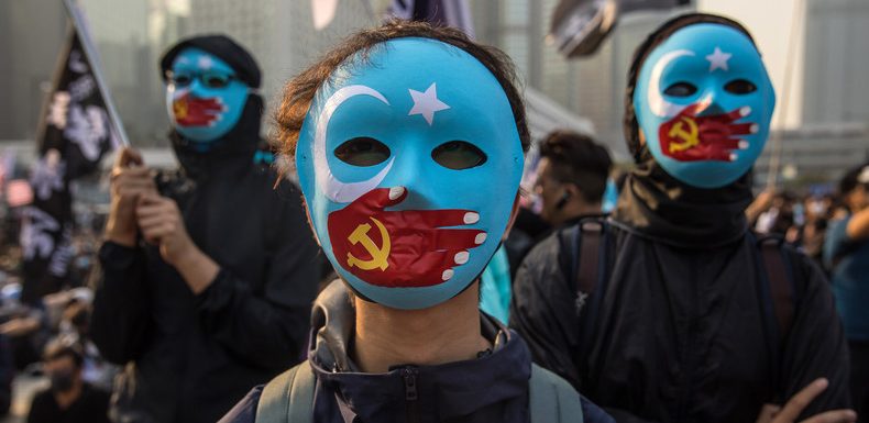 Apple, Nike, BMW… 83 multinationales accusées d’être liées au travail forcé de Ouïghours en Chine
