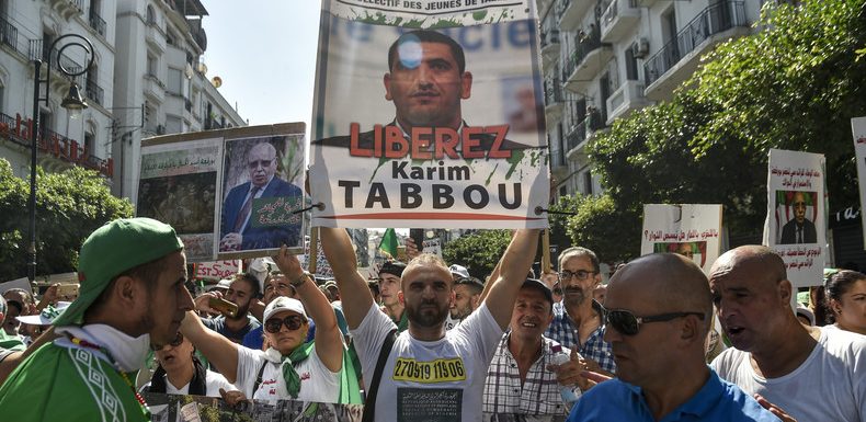 Algérie : quatre ans de prison ferme requis contre Karim Tabbou, l’une des figures du Hirak