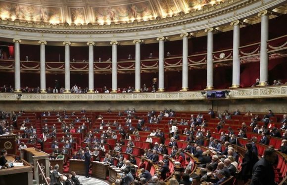 Retraites : l’Assemblée nationale impose l’équilibre financier sur cinq ans pour le futur système