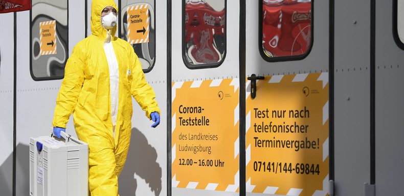500 000 tests par semaine, moins de décès, la stratégie allemande face au Covid-19