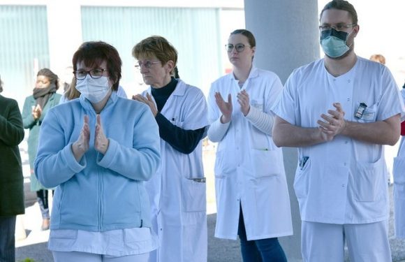 Coronavirus : un collectif de soignants réclame la publication des commandes de masques et de tests