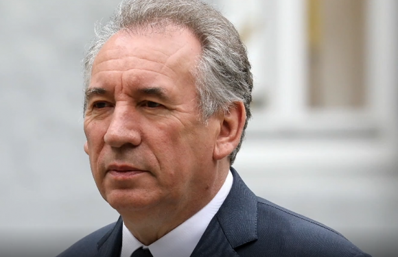 Municipales : François Bayrou demande à Emmanuel Macron l’annulation des élections
