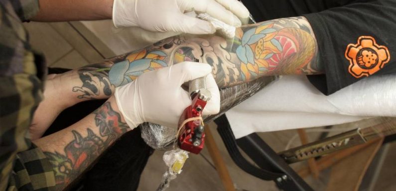 Coronavirus : Dons de masques, gants, gel… Les tatoueurs à la rescousse du personnel soignant