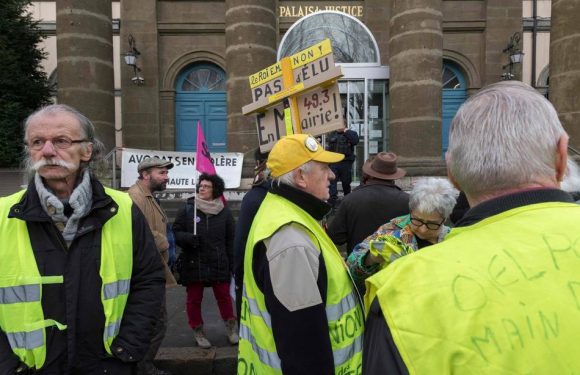« Gilets jaunes » : Prison ferme pour quatre incendiaires de la préfecture du Puy-en-Velay