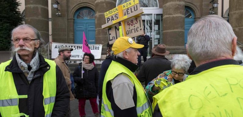 « Gilets jaunes » : Prison ferme pour quatre incendiaires de la préfecture du Puy-en-Velay