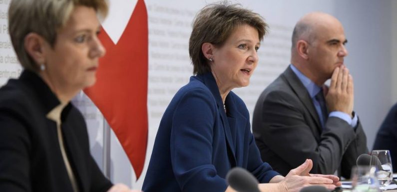 Coronavirus: La Suisse durcit ses mesures mais écarte tout confinement