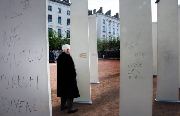 Lyon : Le Conseil arménien condamne la « profanation » du mémorial de Lyon par des anti-Macron